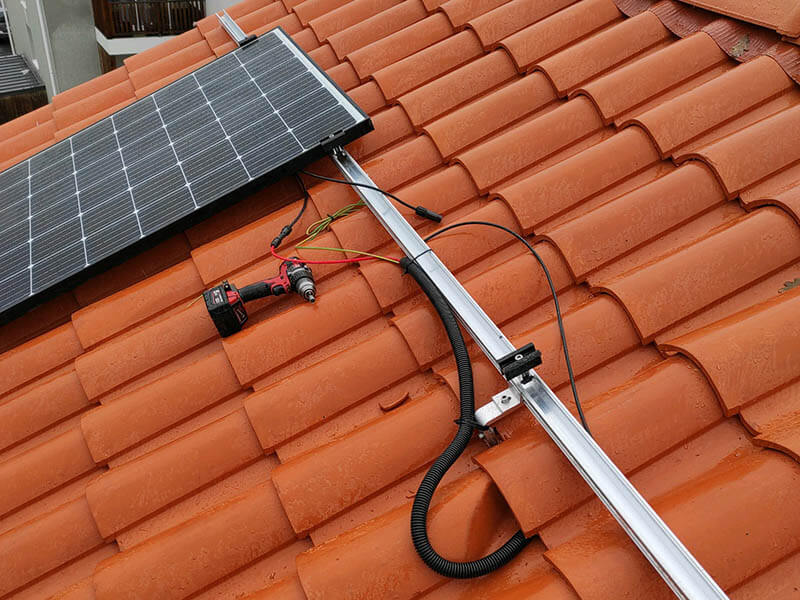 installateur-panneaux-solaires-16 Devenir installateur de panneaux solaires photovoltaïques : un métier d'avenir
