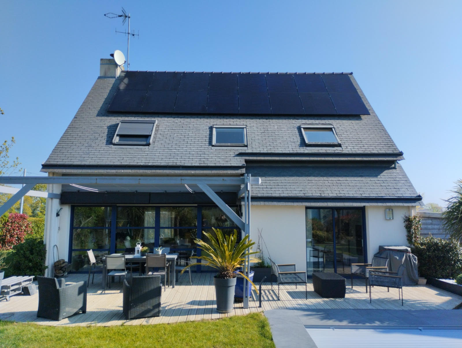 installateur-panneaux-solaires-finistere-7 Devenir un installateur de panneaux solaires photovoltaïques dans le Finistère : opportunités et défis