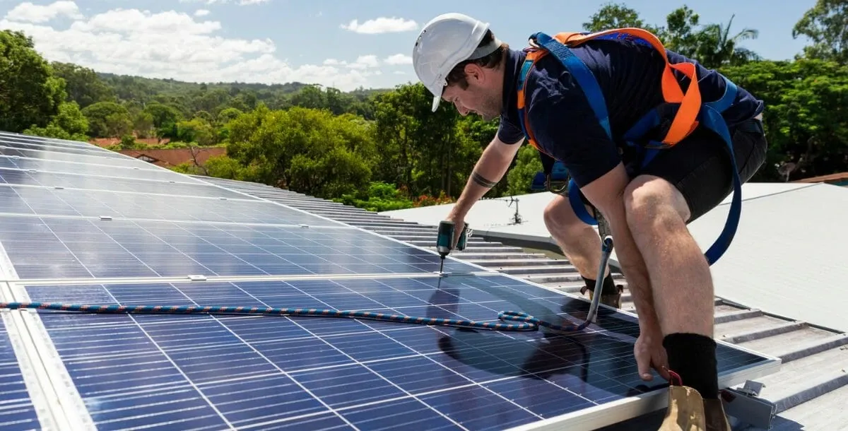 installation-panneaux-solaires-5 installation panneau solaire au sol