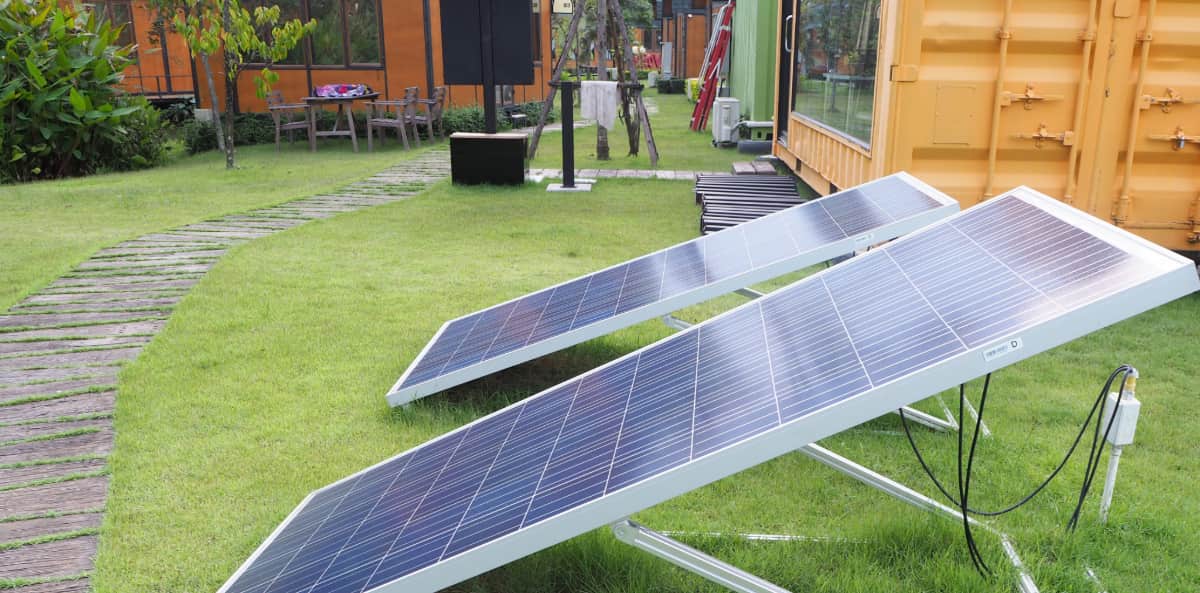 jardin-panneaux-solaires-1 Aménagez votre jardin avec des panneaux solaires économes en énergie
