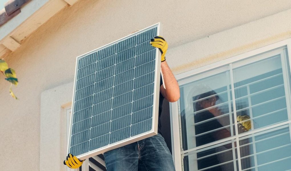 kit-solaire-plug-and-play-5 Découvrez le kit panneau solaire plug and play avec batterie pour une énergie simplifiée