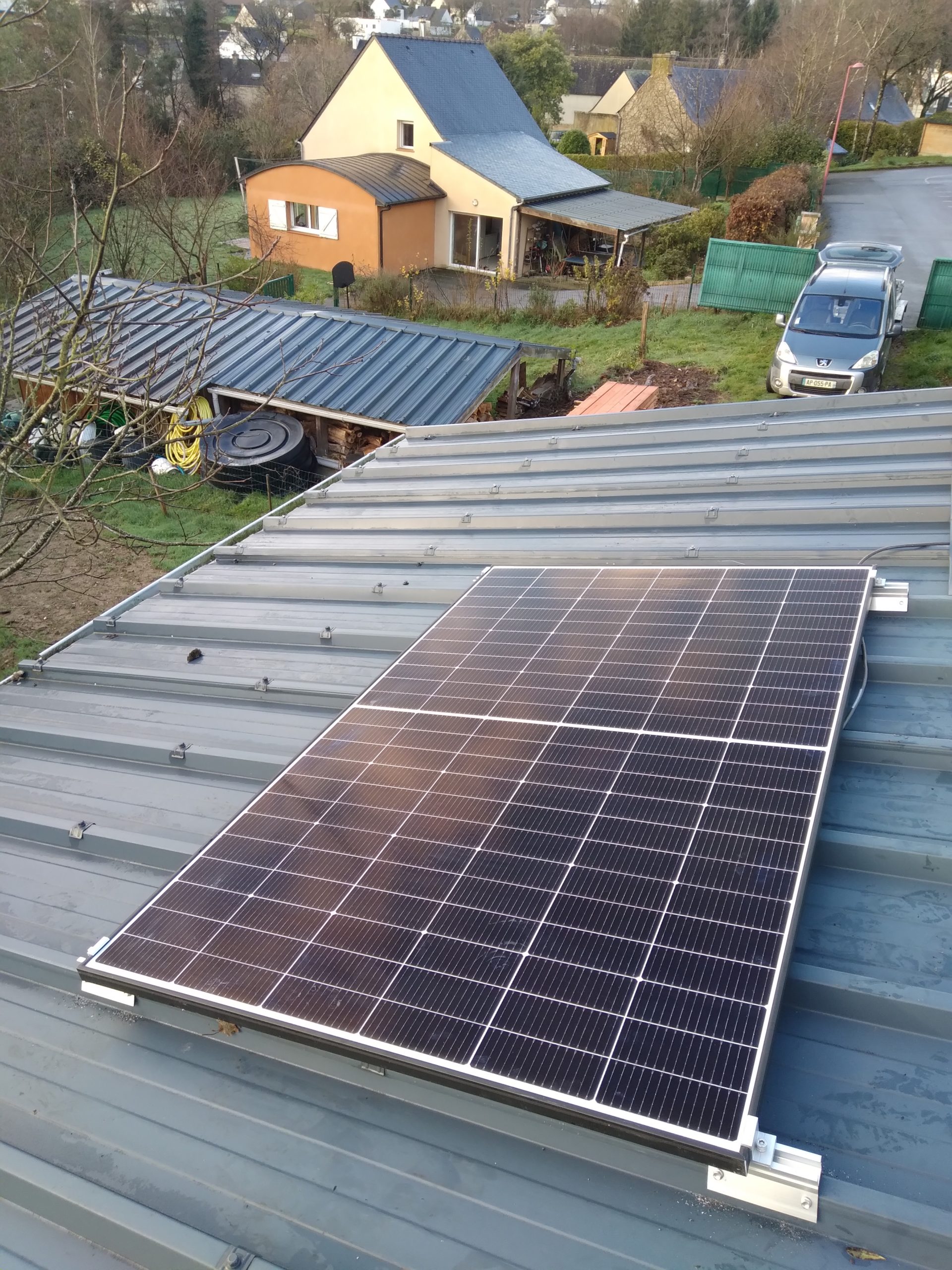 kit-solaire-sur-prise Le kit solaire sur prise : une solution pratique pour réduire votre facture d'électricité