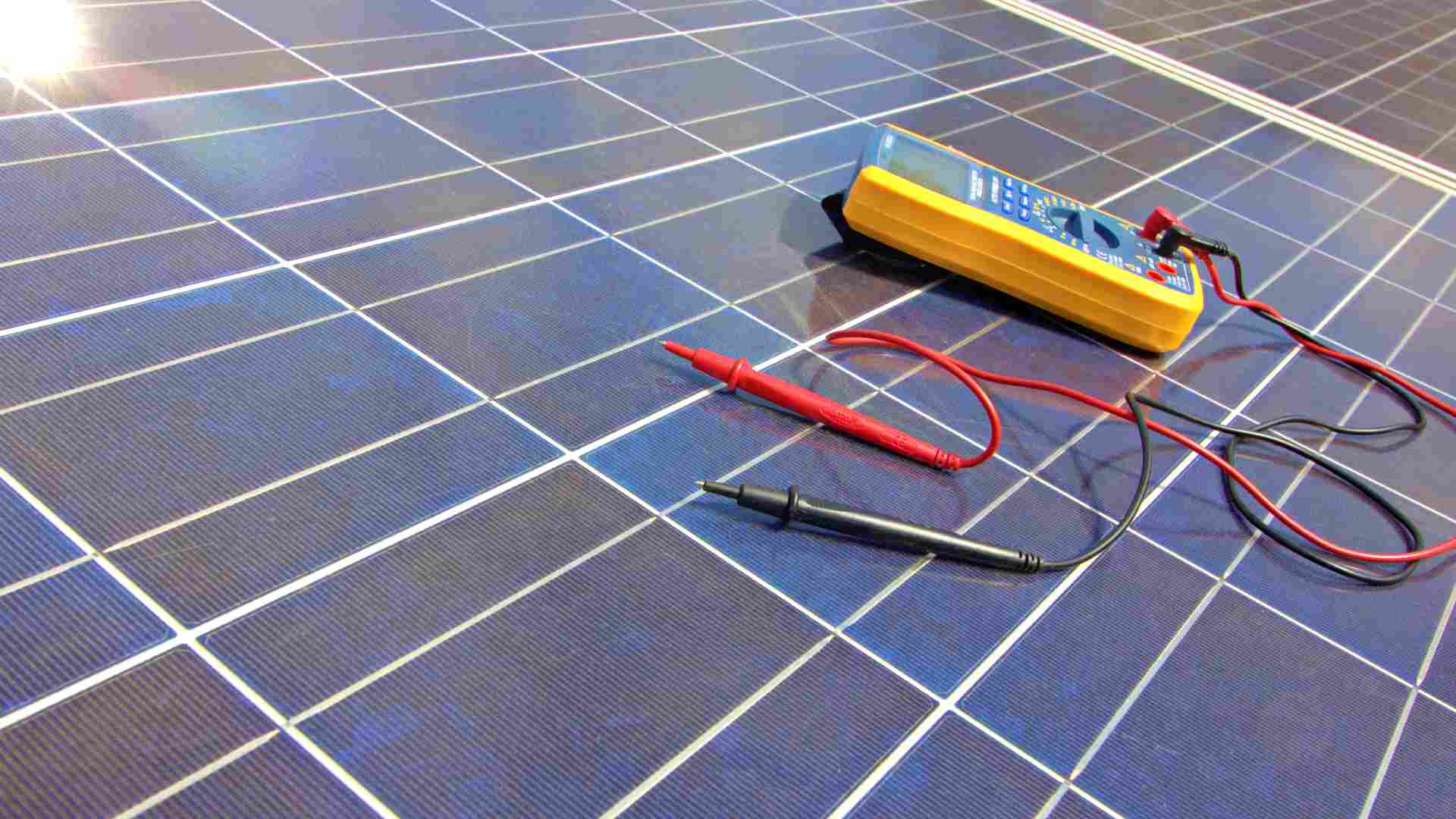 maintenance-solaire Optimisez la performance de votre installation avec une maintenance solaire adaptée