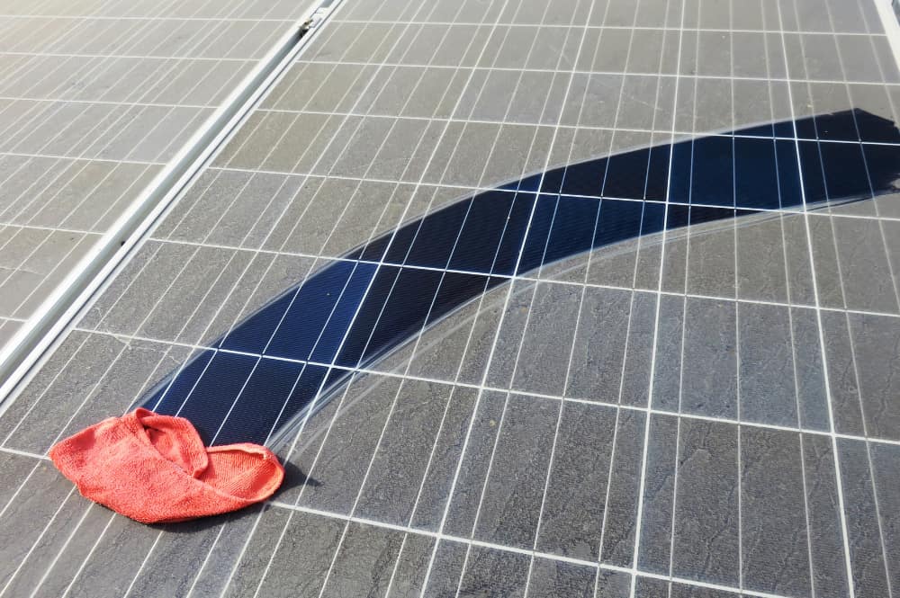 nettoyage-panneaux-solaires-40 Nettoyage des panneaux solaires photovoltaïques : guide pratique pour une performance optimale