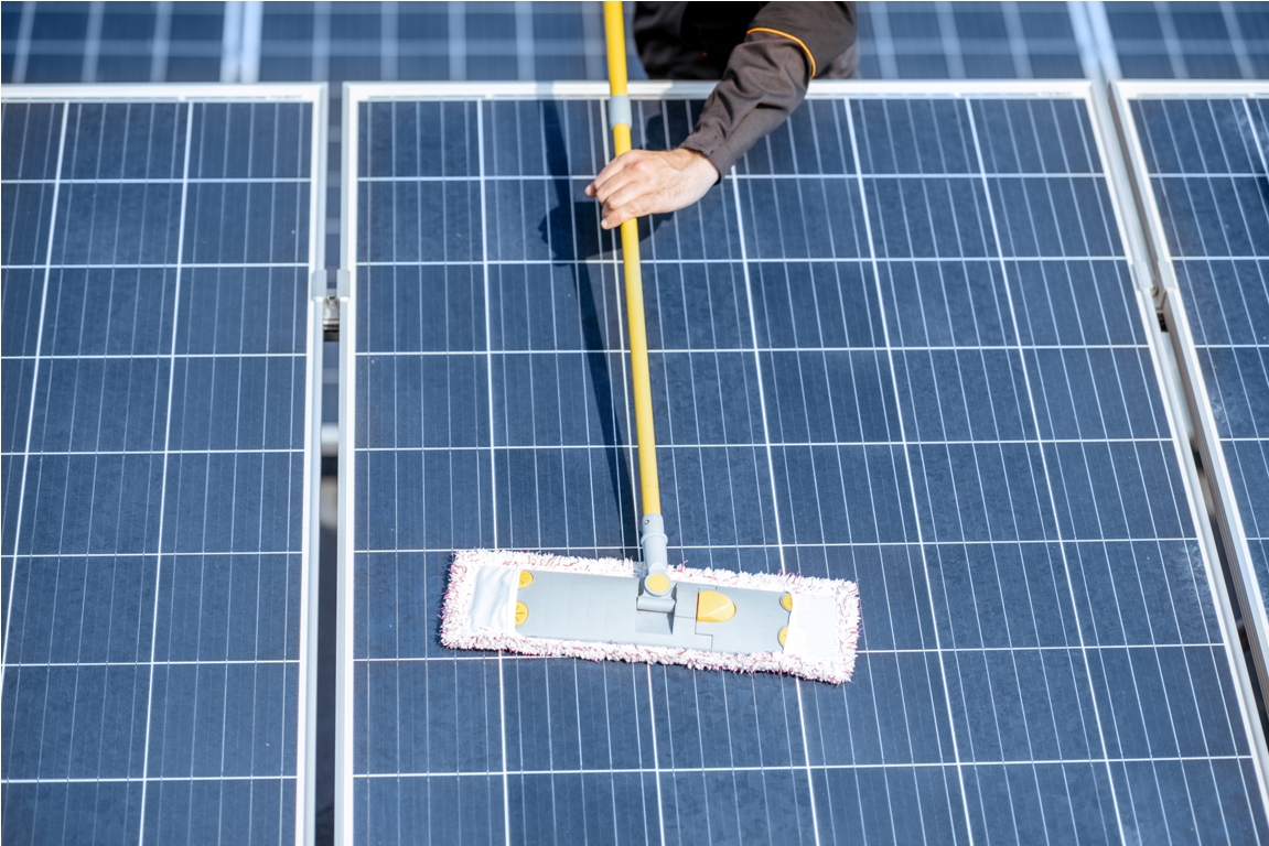nettoyage-panneaux-solaires-41 Nettoyage des panneaux solaires photovoltaïques : guide pratique pour une performance optimale