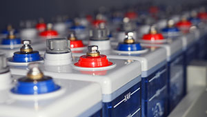 optimiser-stockage-solaire-1 Optimisez votre espace avec un stockage batterie solaire efficace