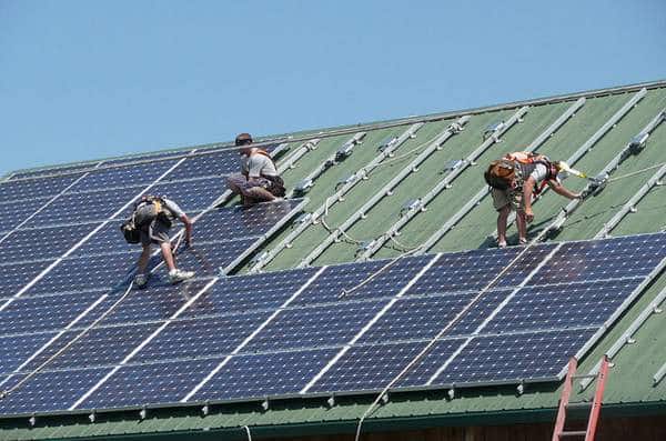 panaux-solaires-rentables-2 Acheter des panneaux solaires photovoltaïques : un investissement rentable