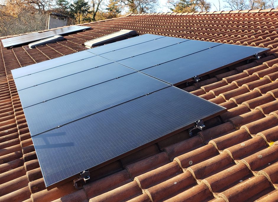 panneau-photovoltaique-2.4kw Tout savoir sur le panneau photovoltaïque solaire 2.4kw : avantages et installation