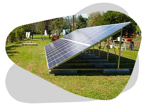 panneau-solaire-au-sol-1 Pourquoi choisir un panneau solaire sur le sol pour votre maison ?