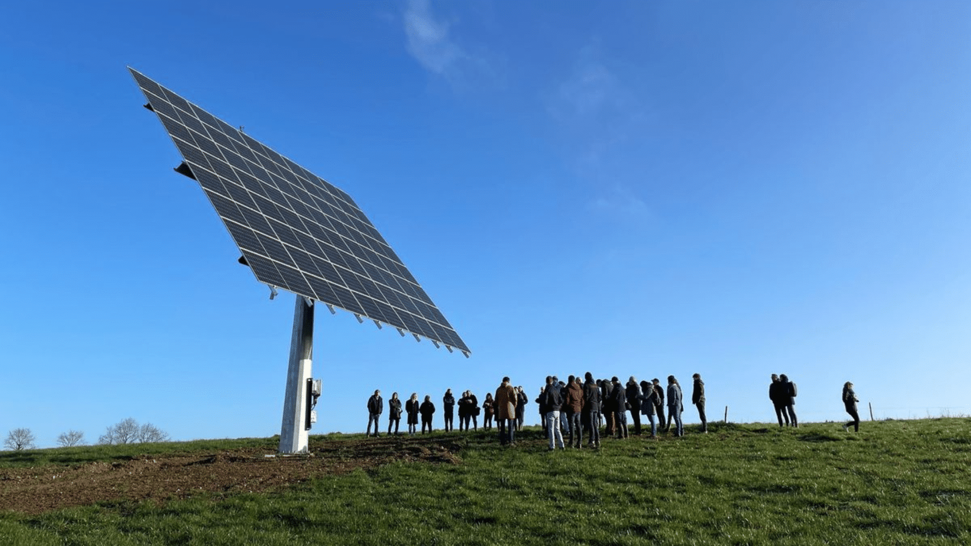 panneau-solaire-avantages-1 Installer un panneau solaire pour alimenter votre prise électrique : avantages et conseils