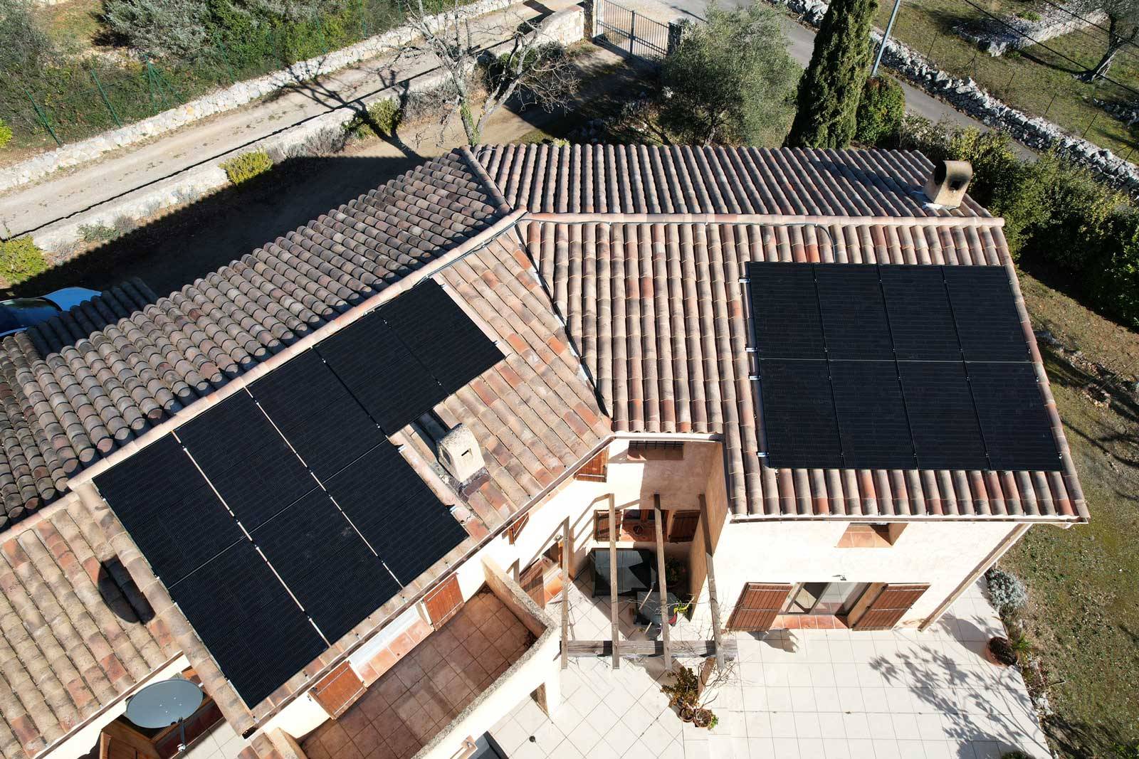 panneau-solaire-durable-18 Panneau solaire recom : une solution énergétique durable pour votre maison