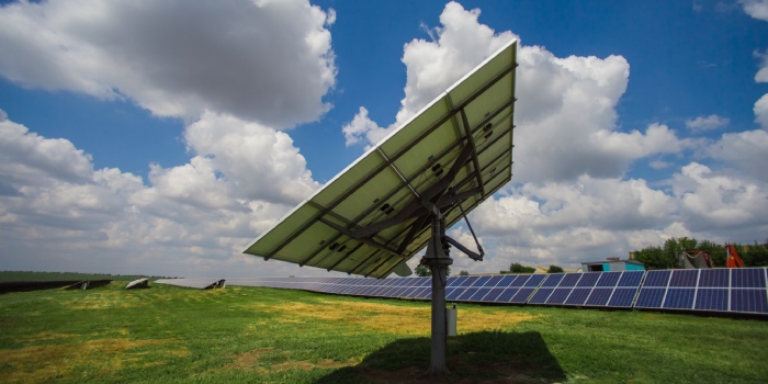 panneau-solaire-suiveur-2 Le panneau solaire qui suit le soleil : une solution innovante pour maximiser votre énergie