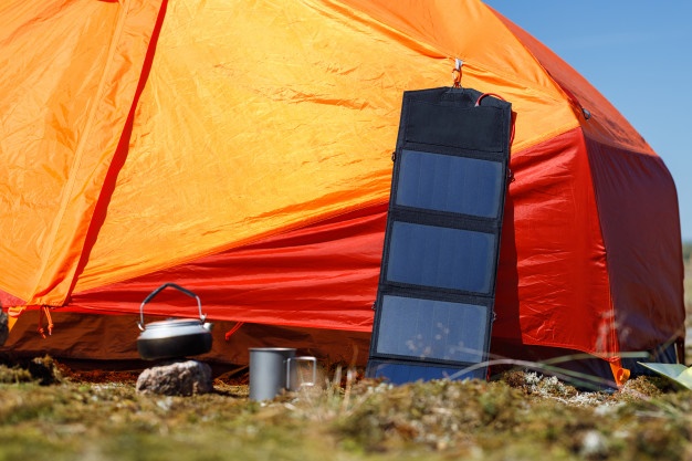 panneau-solaire-tente panneau solaire camping tente