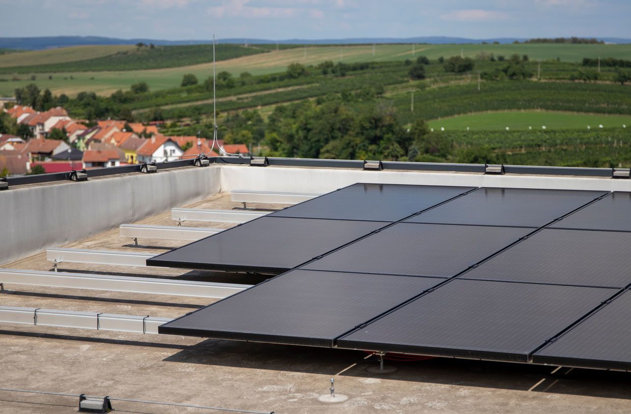panneau-solaire-toit-plat-3 Pourquoi opter pour un panneau solaire sur toit plat ?