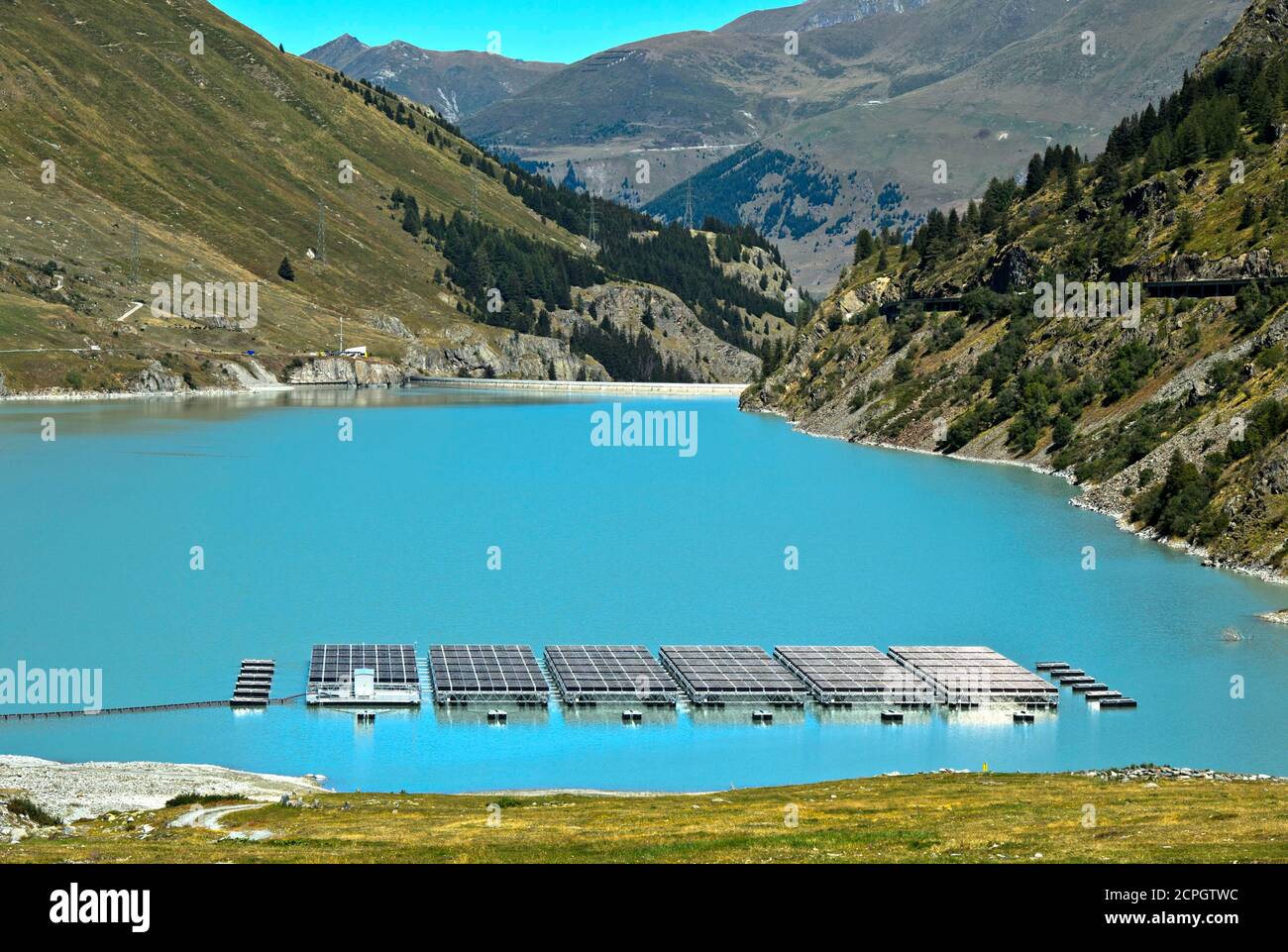 découvrez les avantages des panneaux solaires en valais. profitez d'une énergie renouvelable, réduisez vos factures d'électricité et contribuez à la protection de l'environnement grâce à des solutions solaires adaptées à vos besoins.