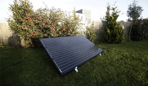 panneaux-photovoltaiques-maison-centrale Découvrez comment les panneaux photovoltaïques transforment votre maison en une centrale énergétique