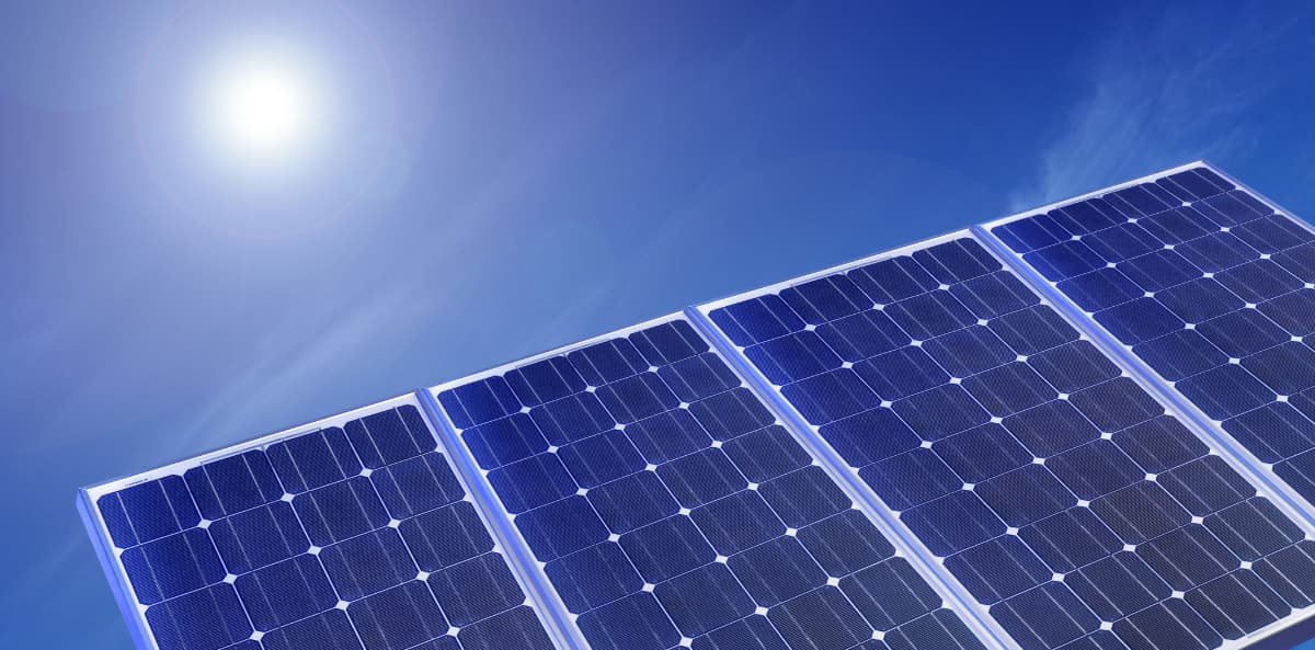panneaux-photovoltaiques-triphases-2 Optimisez votre énergie avec des panneaux photovoltaïques triphasés