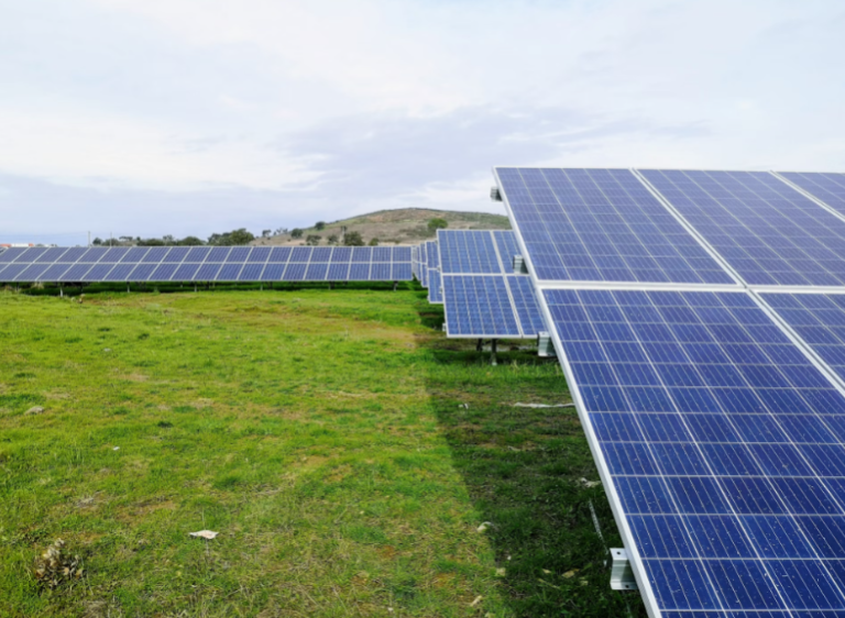 panneaux-solaires-2025 Aide pour panneaux solaires : ce qui vous attend en 2025