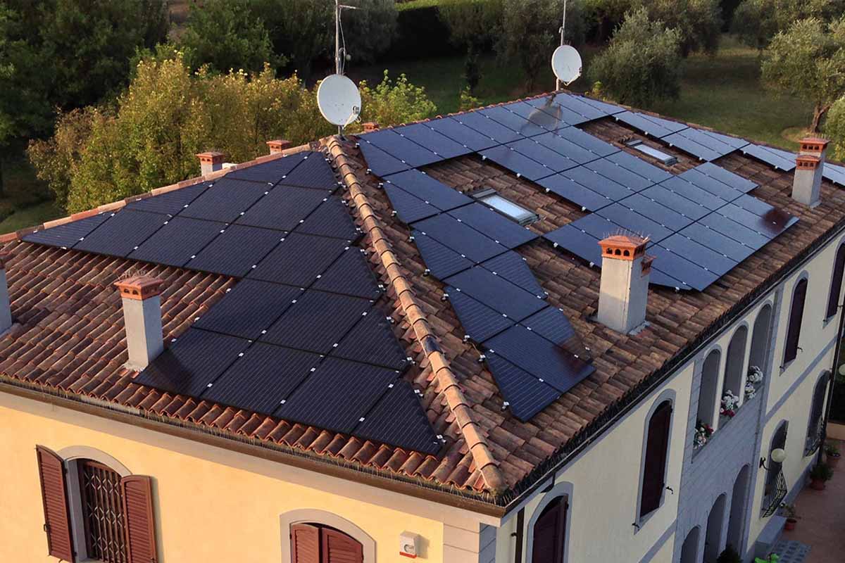 panneaux-solaires-521 Comprendre le schéma des panneaux solaires photovoltaïques et thermiques
