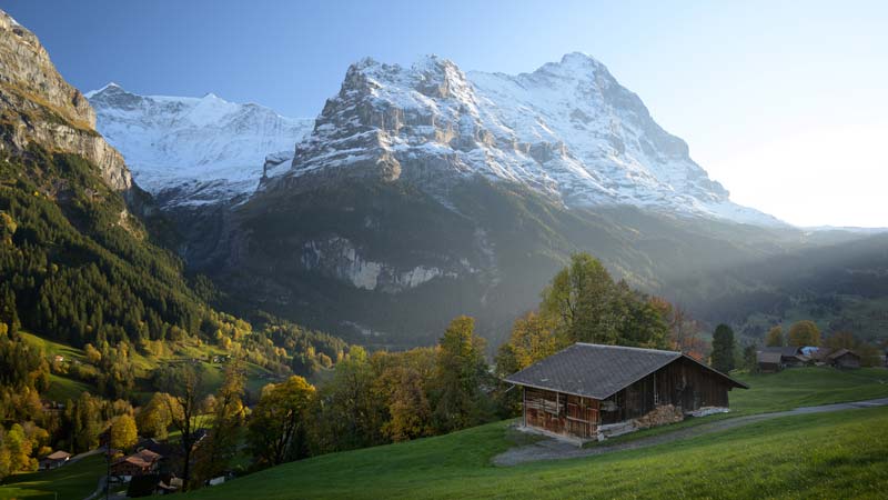 panneaux-solaires-chalet-1 Optimiser votre chalet : pourquoi opter pour des panneaux solaires