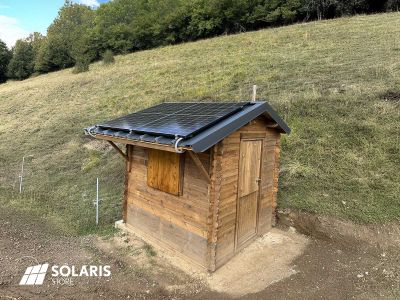 panneaux-solaires-chalet Optimiser votre chalet : pourquoi opter pour des panneaux solaires