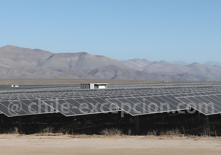 panneaux-solaires-chili Les avantages des panneaux solaires photovoltaïques au Chili