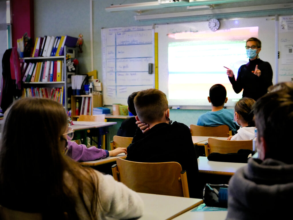 panneaux-solaires-ecoles Les avantages des panneaux solaires photovoltaïques pour les écoles