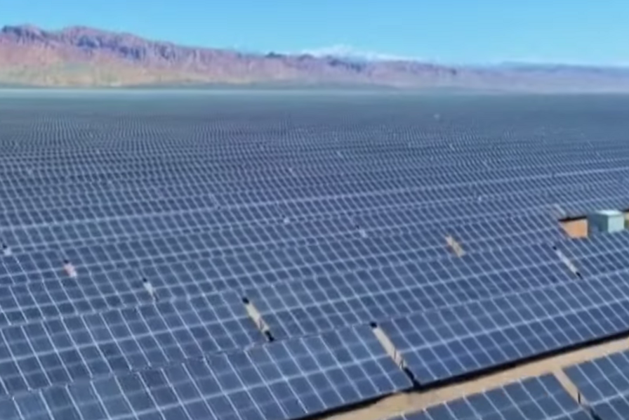 panneaux-solaires-en-chine La fabrication des panneaux solaires photovoltaïques en Chine : enjeux et perspectives