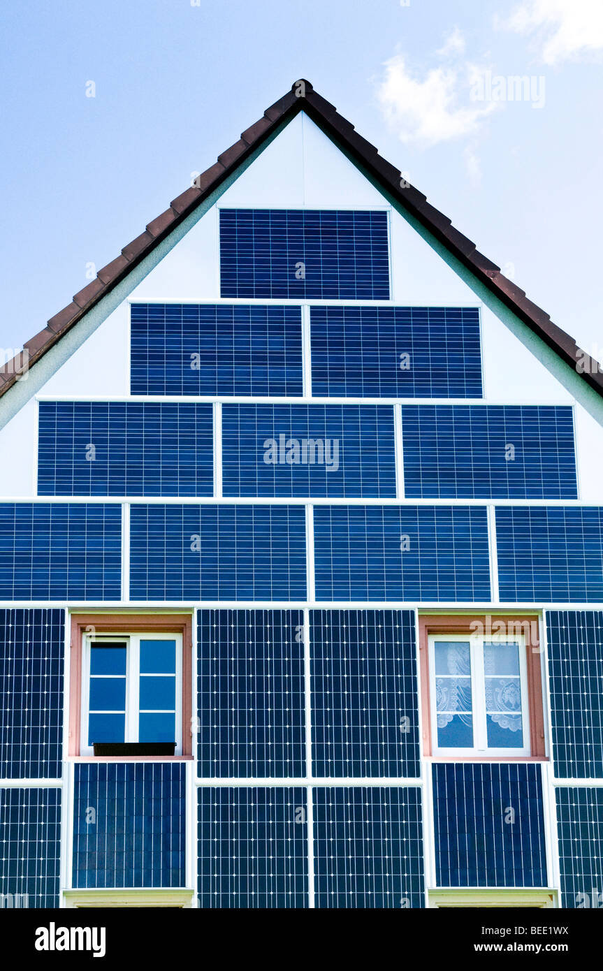 panneaux-solaires-en-facade-6 Les avantages des panneaux solaires photovoltaïques en façade