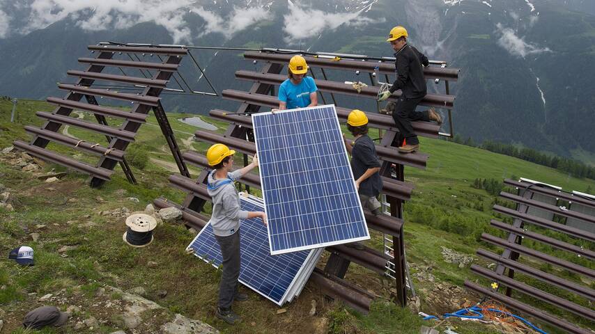 panneaux-solaires-en-suisse-5 Découvrez comment les panneaux solaires photovoltaïques transforment le marché énergétique en Suisse
