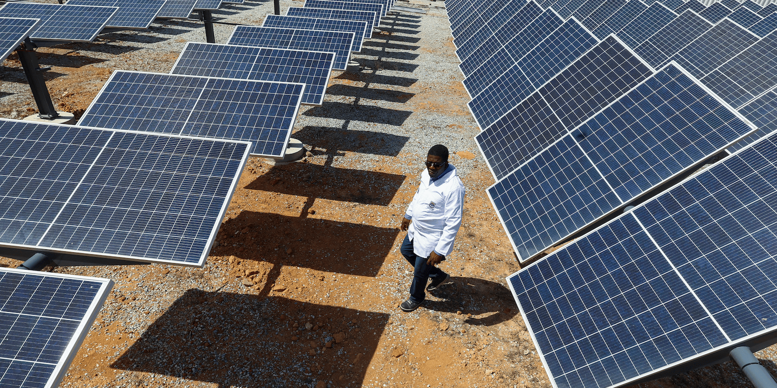 panneaux-solaires-et-developpement-durable-en-afrique L'impact des panneaux solaires photovoltaïques sur le développement durable en Afrique