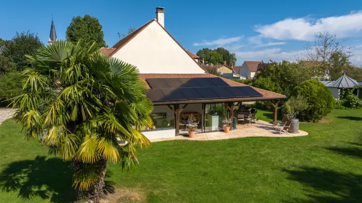 panneaux-solaires-gratuits Panneau solaire photovoltaïque et chauffe-eau gratuit : comment en bénéficier