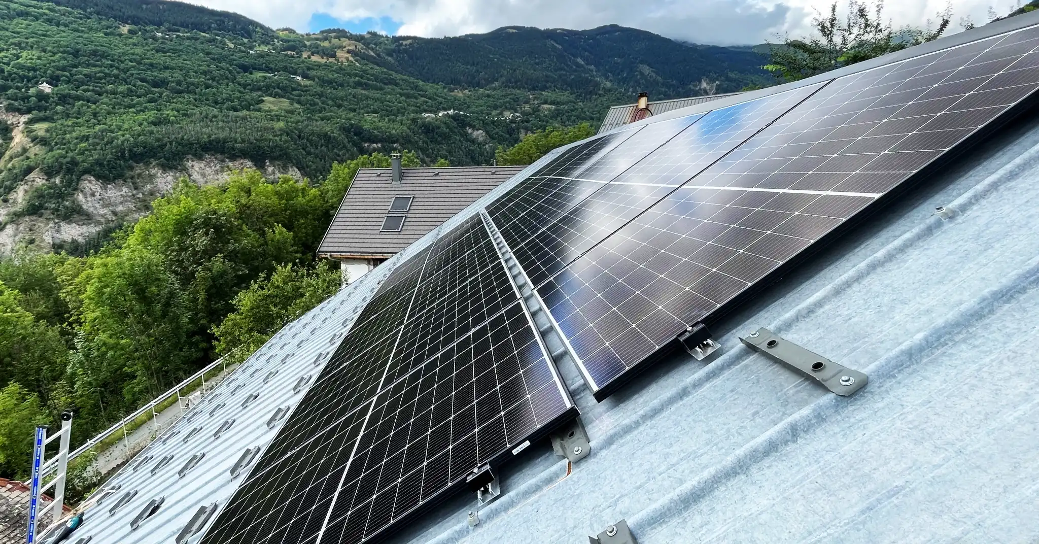 panneaux-solaires-haute-savoie-1 Optimisez votre énergie avec des panneaux solaires en Haute-Savoie