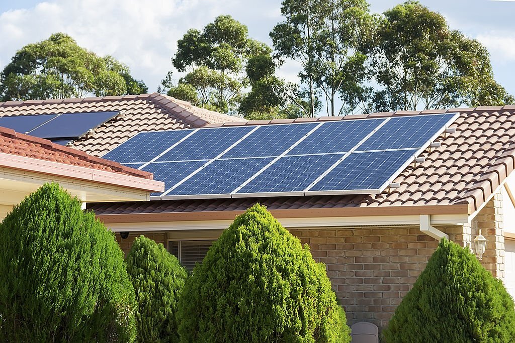 panneaux-solaires-hybrides Comprendre le fonctionnement des panneaux solaires hybrides photovoltaïques thermiques