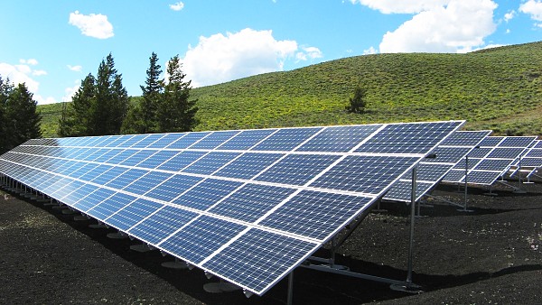 panneaux-solaires-madagascar-1 Les panneaux solaires photovoltaïques à Madagascar : une solution pour un avenir énergétique durable