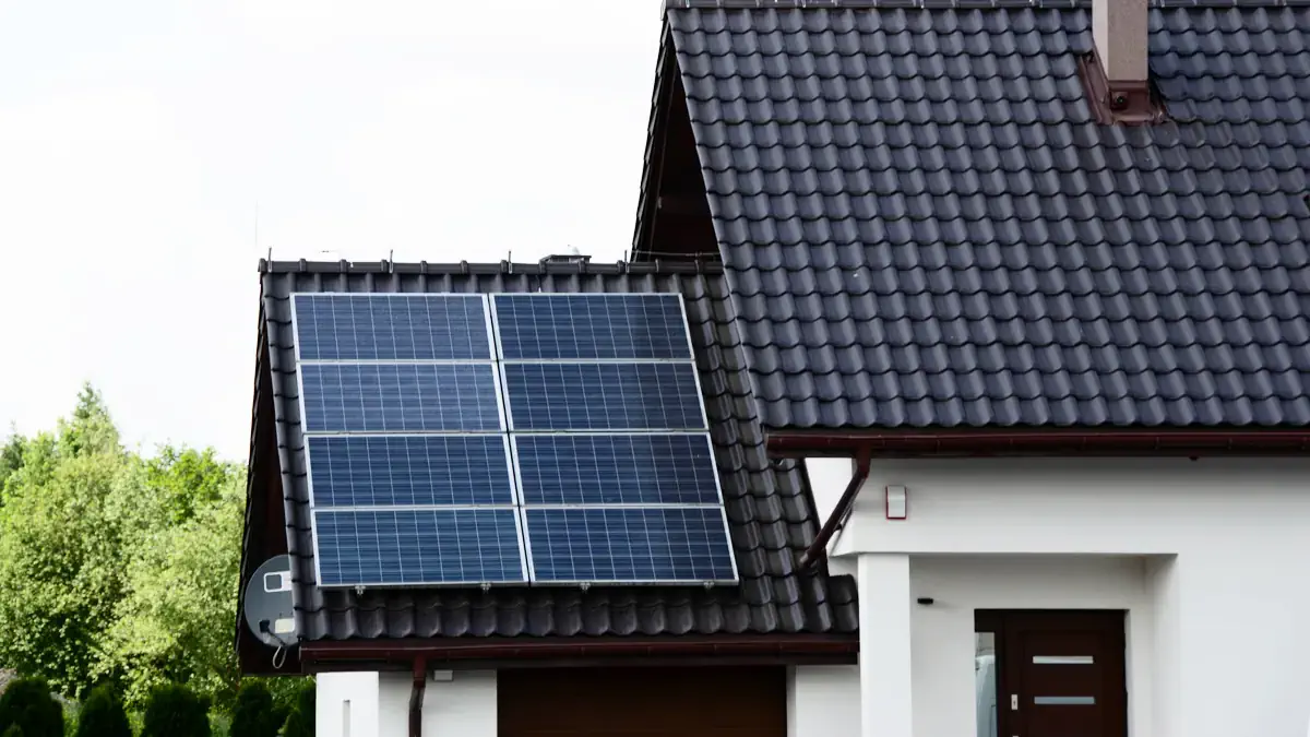 panneaux-solaires-mixtes-1 Panneaux solaires mixtes photovoltaïques et thermiques : un choix énergétique durable