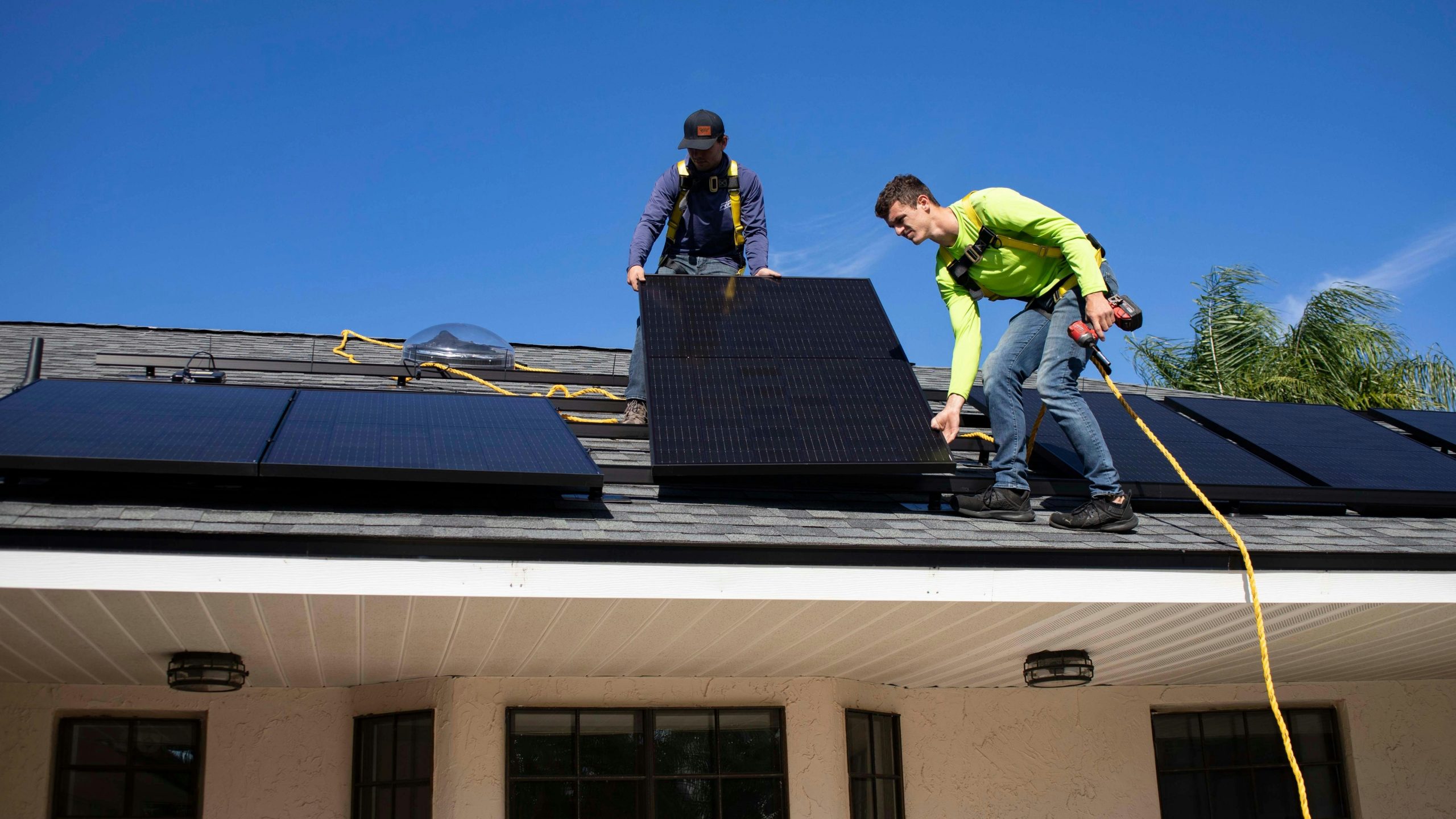 panneaux-solaires-occitanie-2025-2-scaled Aide pour panneaux solaires en Occitanie en 2025 : ce que vous devez savoir