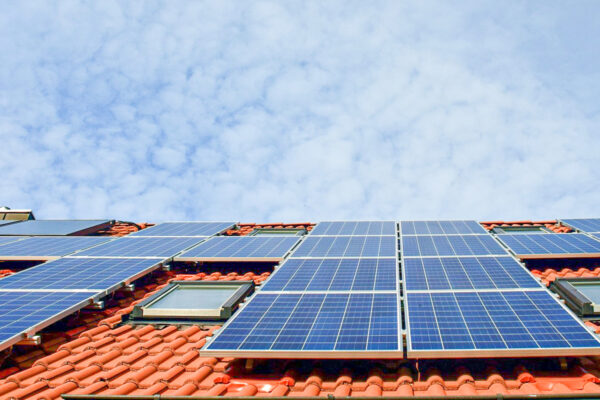 panneaux-solaires-rentables-31 Installer des panneaux solaires : un investissement rentable pour votre avenir
