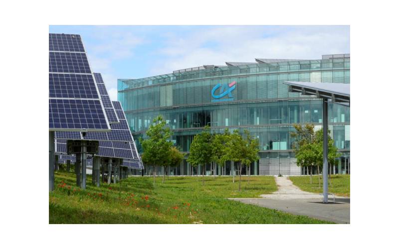 partenariat-panneaux-solaires-2 Association de panneaux solaires photovoltaïques : un partenariat gagnant pour l'énergie verte