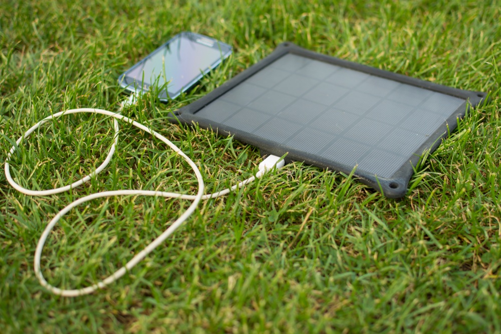 découvrez comment les recharges solaires révolutionnent votre quotidien en offrant une solution écologique et pratique pour alimenter vos appareils électroniques. écologique, efficace et économique, optez pour l'énergie renouvelable et ne soyez jamais à court d'énergie !