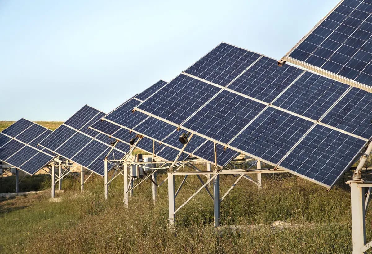 rentabilite-panneaux-solaires-220v-2 Avis sur le kit de panneaux solaires à brancher sur une prise 220V : est-ce vraiment rentable ?