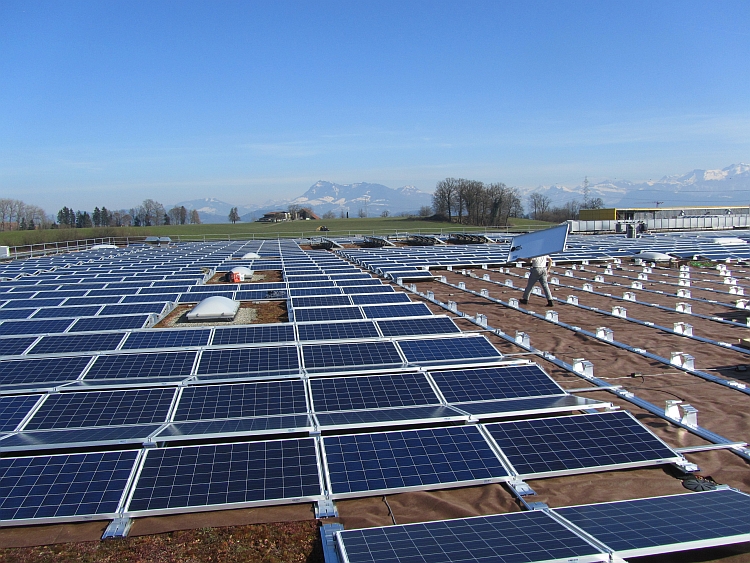 toit-photovoltaique-ikea-1 Transformez votre toit avec les panneaux photovoltaïques Ikea