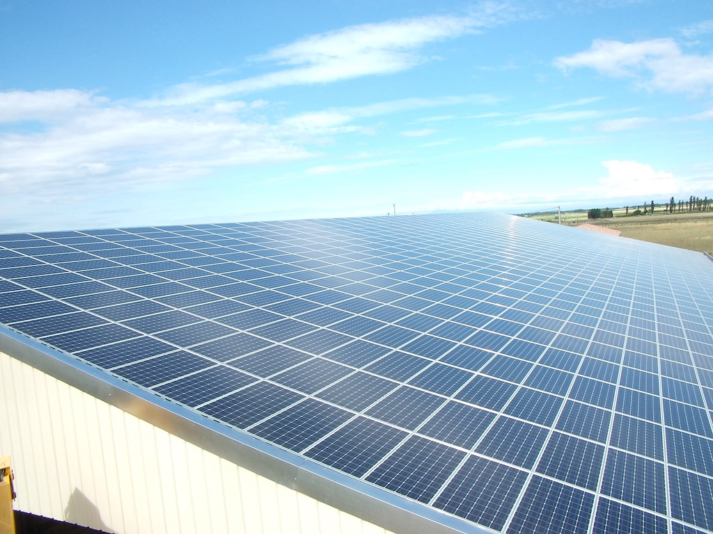 toiture-photovoltaique-1 La toiture photovoltaïque intégrée : une solution efficace pour réduire vos factures d'énergie