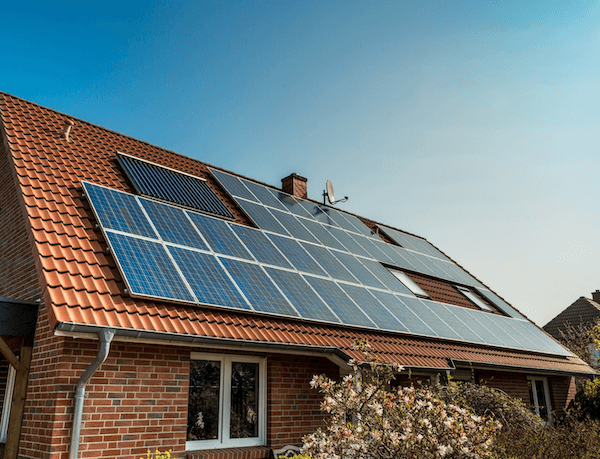 ventilateurs-solaires Panneaux solaires photovoltaïques et thermiques : l'importance des ventilateurs pour améliorer l'efficacité