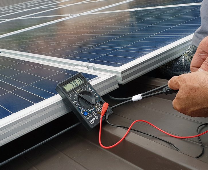 verification-panneaux-photovoltaiques-1 Comment savoir si mes panneaux photovoltaïques fonctionnent correctement ?