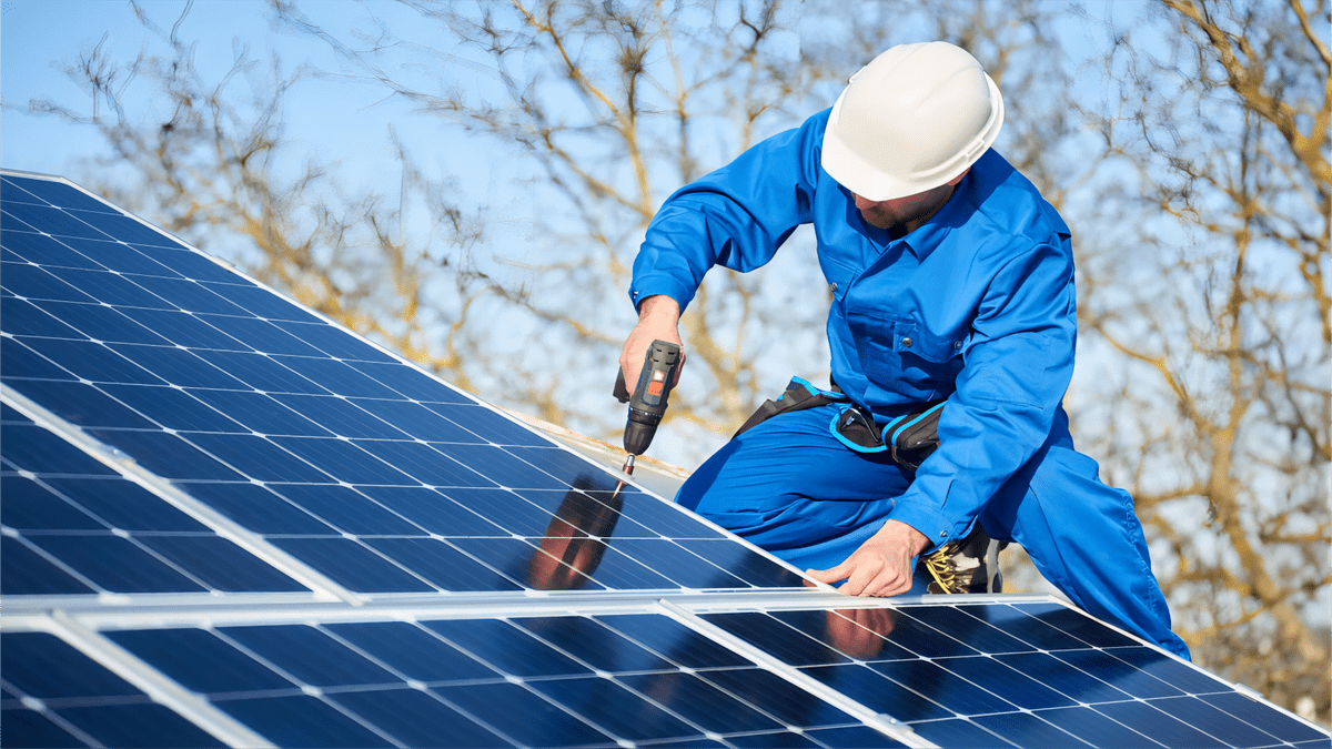 verification-panneaux-photovoltaiques Comment savoir si mes panneaux photovoltaïques fonctionnent correctement ?