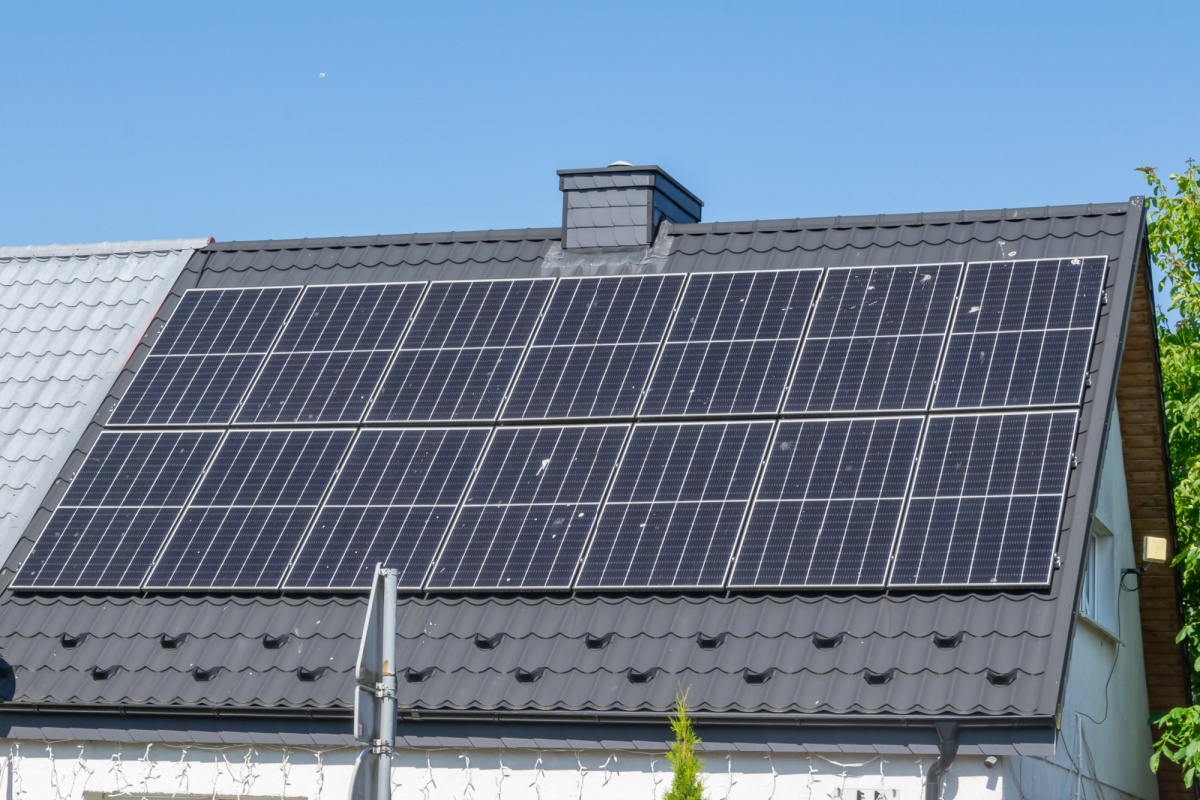 découvrez l'évolution fascinante de l'énergie solaire à travers les âges, de ses premières applications antiques à son rôle majeur dans la transition énergétique actuelle. explorez les avancées technologiques, les défis rencontrés et les perspectives d'avenir pour une source d'énergie durable.