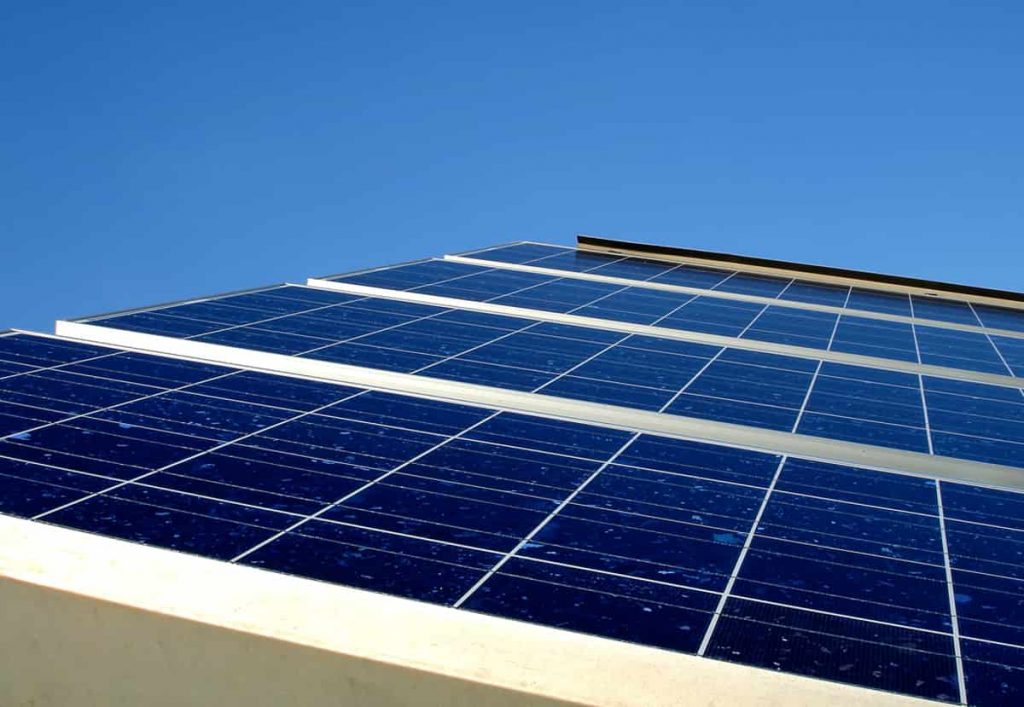 découvrez la durée de vie des panneaux solaires et les facteurs qui influencent leur performance au fil des ans. apprenez comment maximiser leur longévité et optimiser votre investissement énergétique durable.