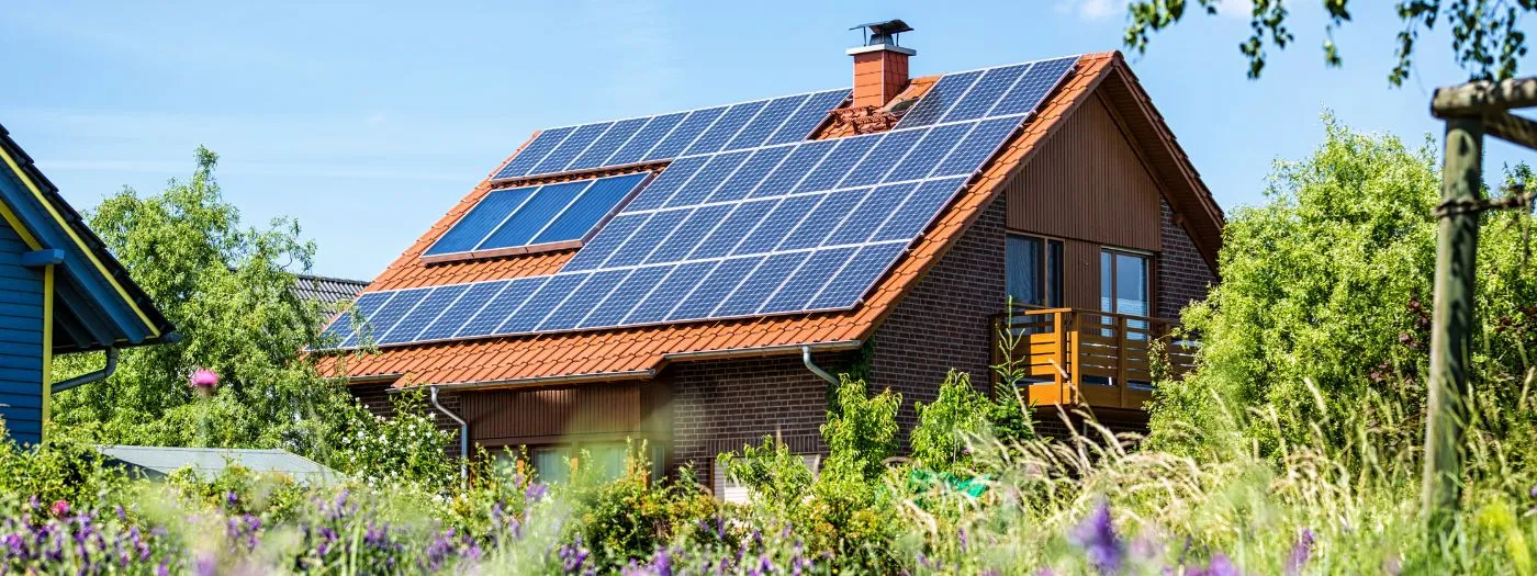découvrez comment optimiser votre investissement solaire pour maximiser vos économies d'énergie et améliorer votre rendement. apprenez les meilleures pratiques et stratégies pour tirer le meilleur parti de votre installation photovoltaïque.