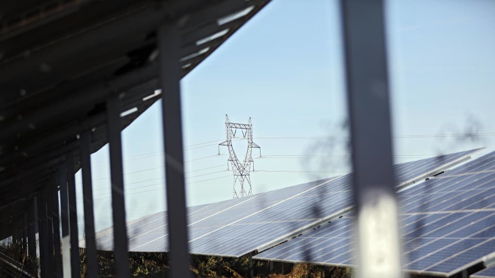 découvrez les enjeux et les opportunités de l'avenir photovoltaïque, une solution d'énergie renouvelable prometteuse qui transforme notre production d'électricité. explorez les avancées technologiques, les bénéfices environnementaux et les perspectives de développement du solaire pour un futur durable.